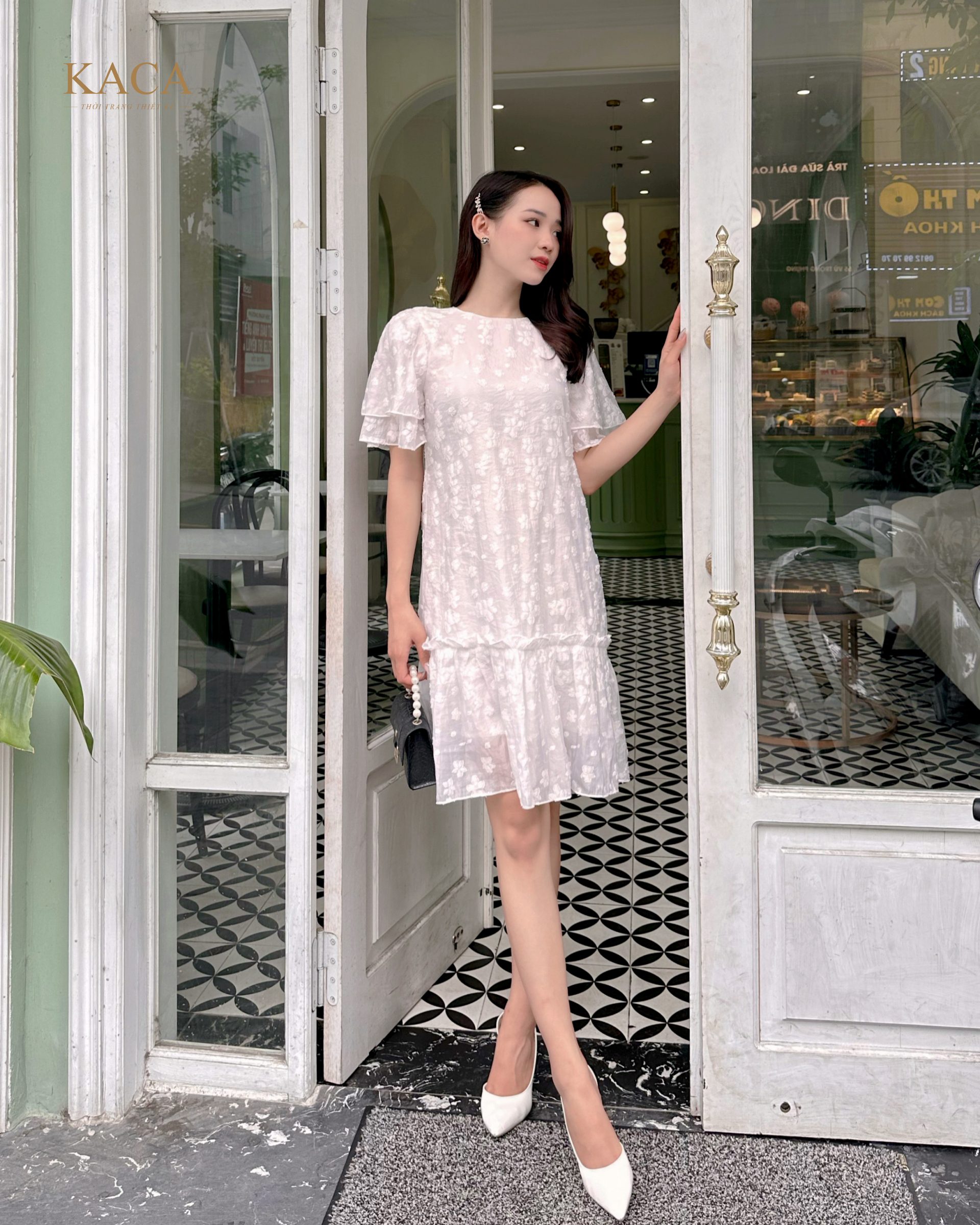 Phối áo vest cùng chân váy xòe đi làm giữa mùa thu dịu ngọt - Thời trang -  Việt Giải Trí